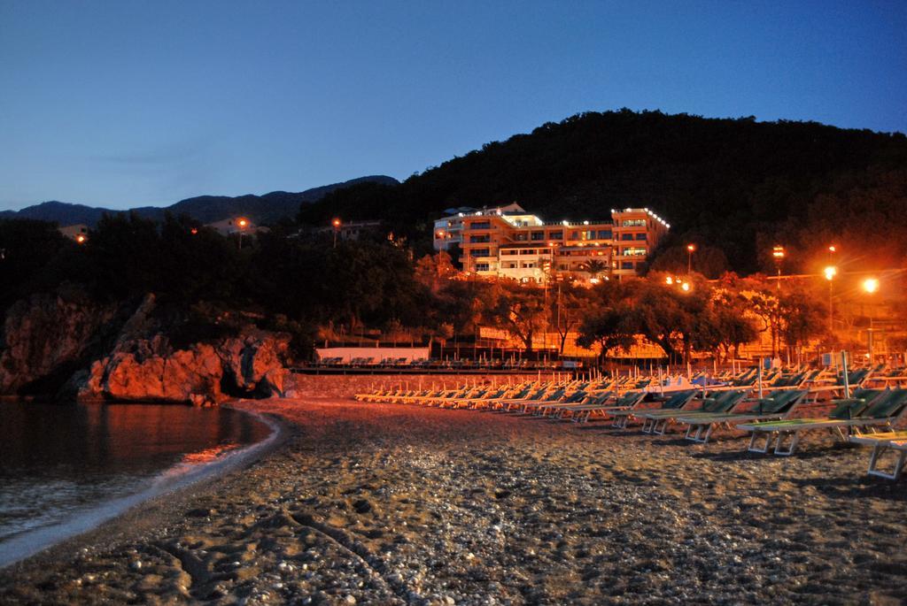 Apartments Rino Lux Ilha Sveti Stefan Exterior foto